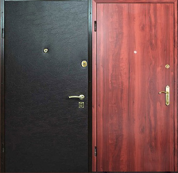 Металлическая дверь с черной винилискожей и ламинатом